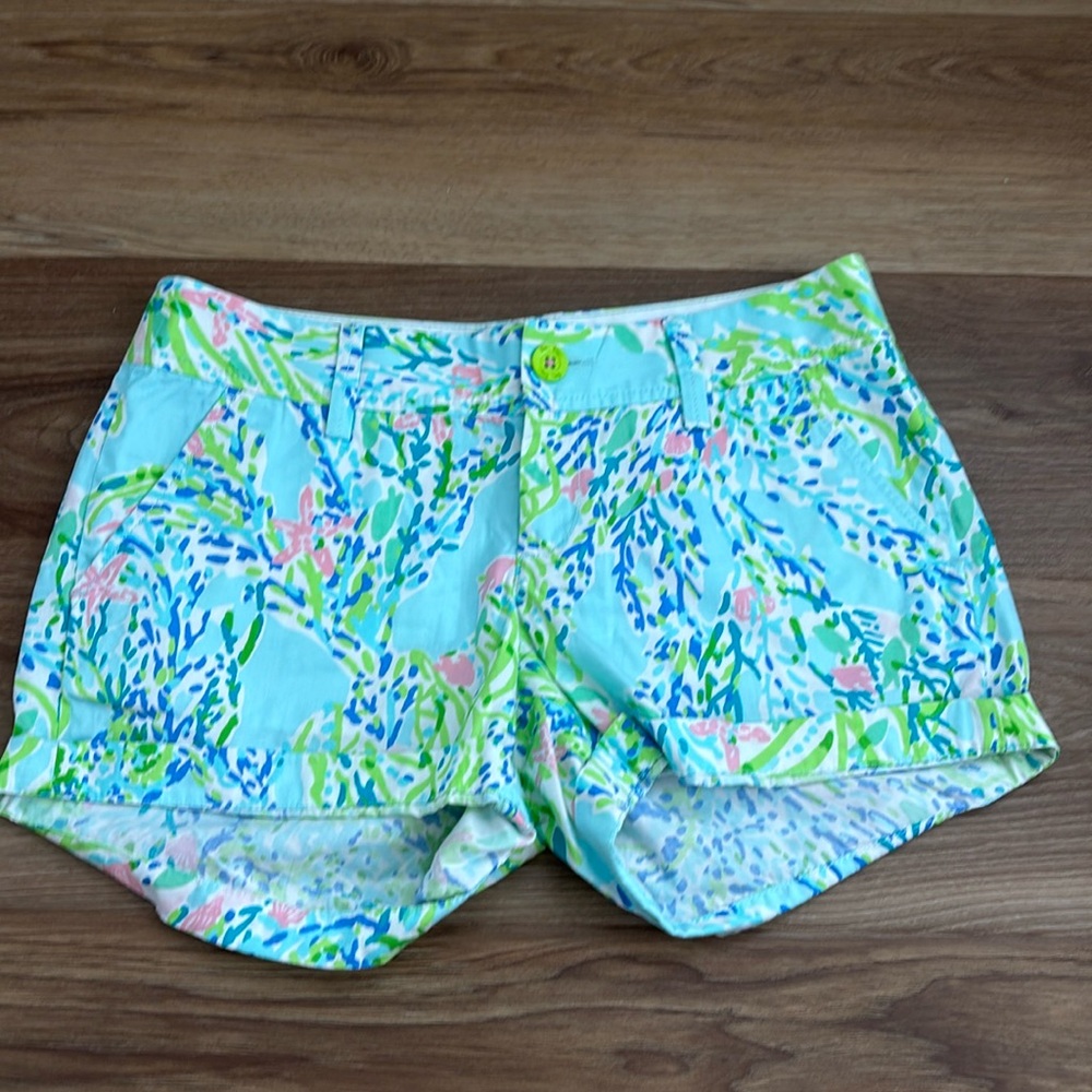 Lilly Pulitzer Callahan blue haven shorts size 4